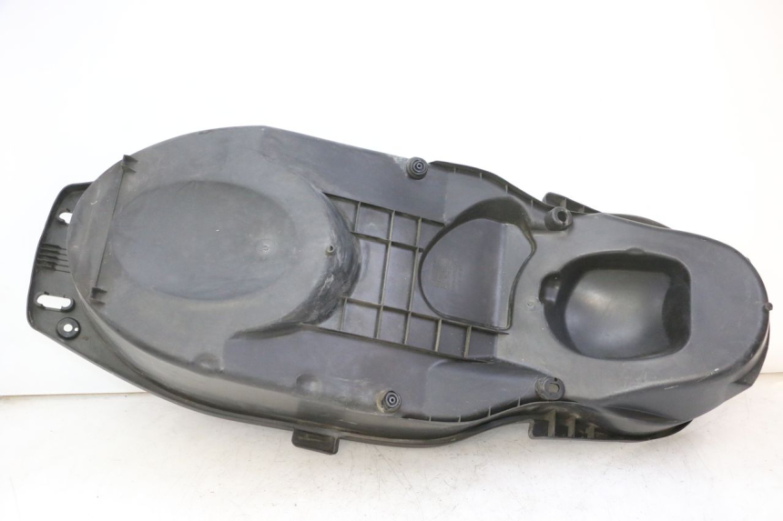 photo de COFFRE SELLE YAMAHA X-MAX XMAX 250 (2006 - 2009) - Zoom état d’usage