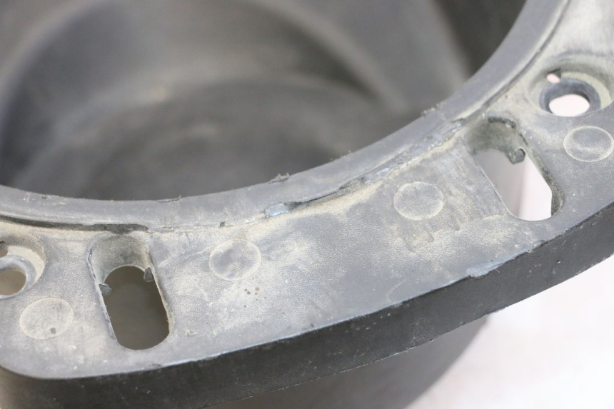 photo de COFFRE SELLE YAMAHA X-MAX XMAX 250 (2006 - 2009) - Gros plan technique