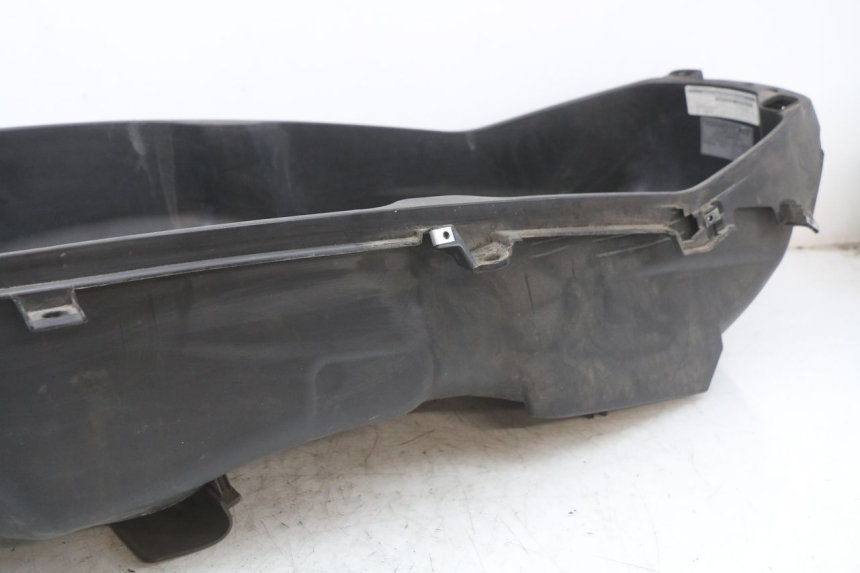 photo de COFFRE SELLE PIAGGIO X10 125 (2012 - 2017) - Points de fixation