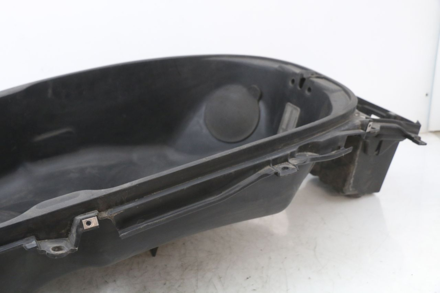 photo de COFFRE SELLE PIAGGIO X10 125 (2012 - 2017) - Pièce contrôlée
