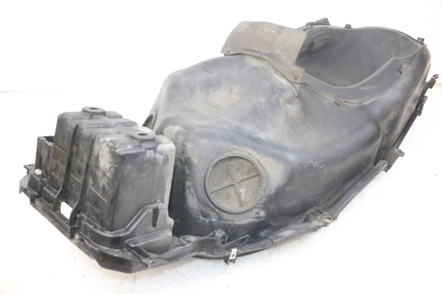 photo de COFFRE SELLE PIAGGIO X10 125 (2012 - 2017) - Détail de la pièce