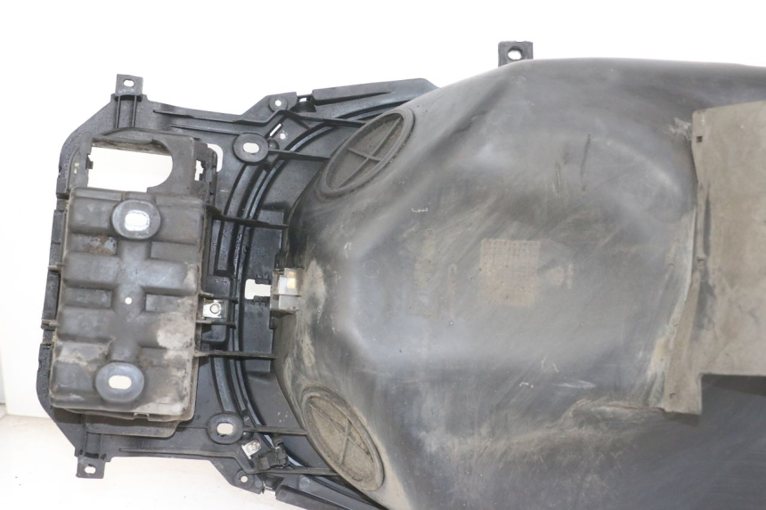 photo de COFFRE SELLE PIAGGIO X10 125 (2012 - 2017) - Autre angle de vue