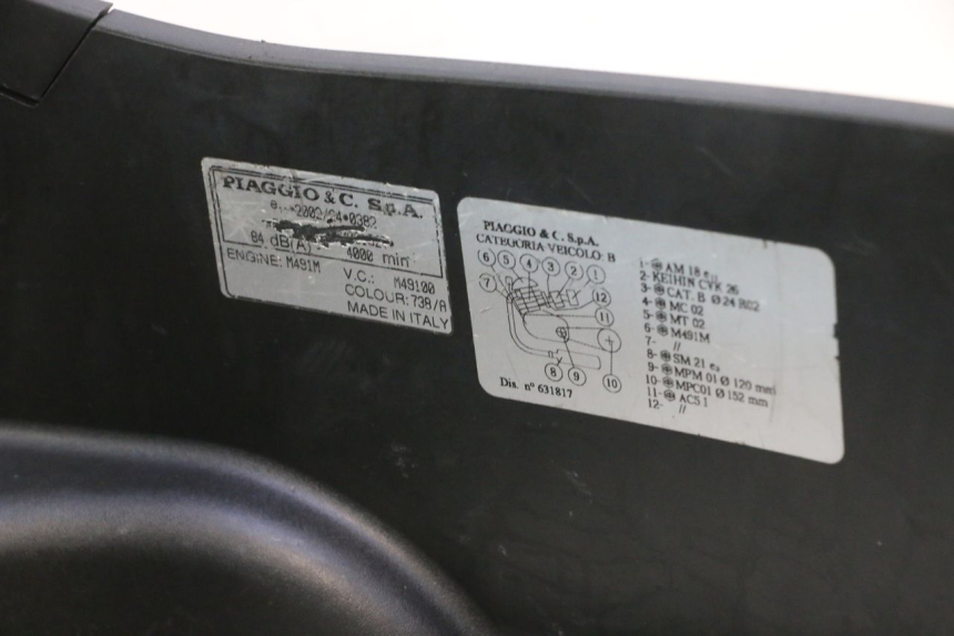 photo de COFFRE SELLE PIAGGIO X8 STREET 125 (2006 - 2007) - Détails caractéristiques
