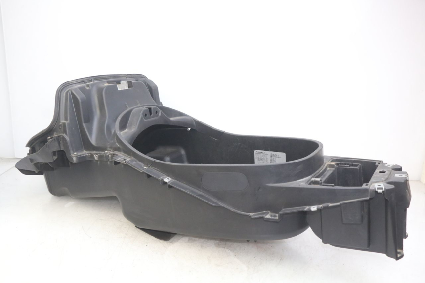 photo de COFFRE SELLE PIAGGIO X8 125 (2004 - 2007) - Autre angle de vue