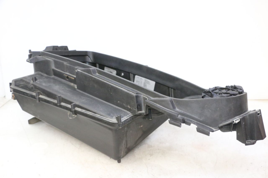 photo de COFFRE SELLE PIAGGIO X9 EVOLUTION 125 (2003 - 2007) - Autre angle de vue