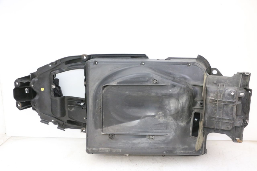 photo de COFFRE SELLE PIAGGIO X9 EVOLUTION 125 (2003 - 2007) - Marquages et références