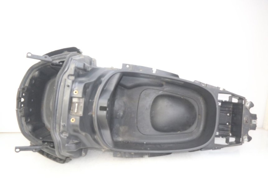 photo de COFFRE SELLE PIAGGIO XEVO - X EVO 125 (2007 - 2017) - Vue principale