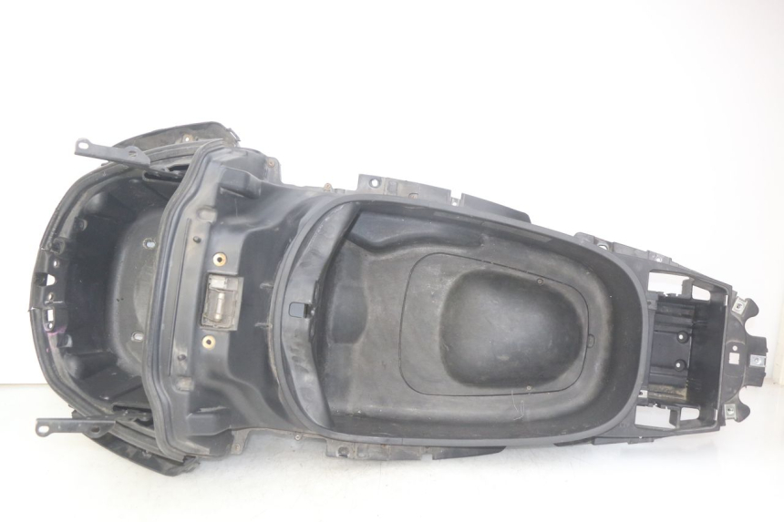 photo de COFFRE SELLE PIAGGIO XEVO - X EVO 125 (2007 - 2017) - Vue principale