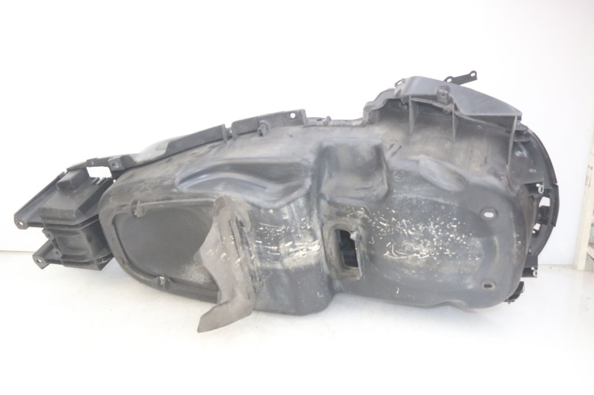 photo de COFFRE SELLE PIAGGIO XEVO - X EVO 125 (2007 - 2017) - Zoom état d’usage