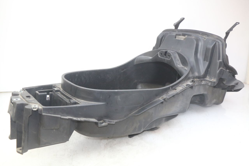 photo de COFFRE SELLE PIAGGIO XEVO - X EVO 125 (2007 - 2017) - Autre angle de vue