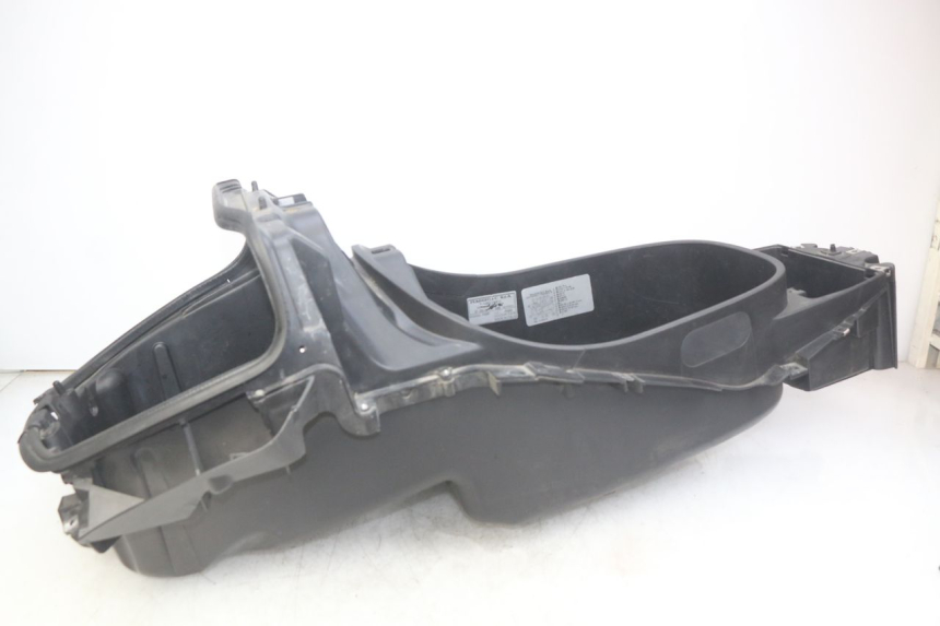 photo de COFFRE SELLE PIAGGIO XEVO - X EVO 125 (2007 - 2017) - Autre angle de vue