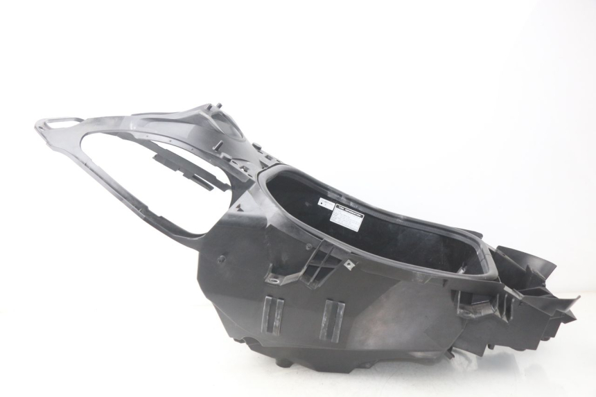 photo de COFFRE SELLE YAMAHA XP T-MAX TMAX 500 (2008 - 2012) - Gros plan technique