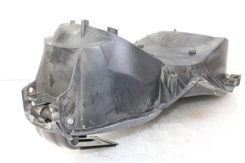 photo de COFFRE SELLE YAMAHA X-MAX XMAX ABS 250 (2010 - 2014) - Gros plan technique