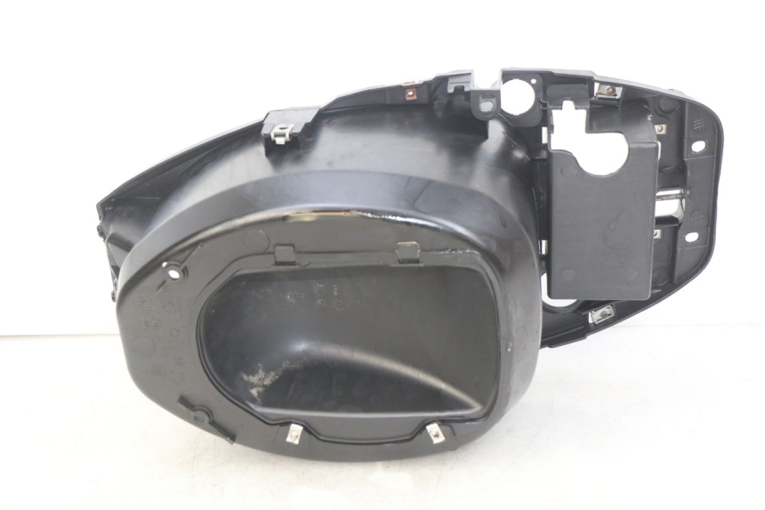 photo de COFFRE SELLE PIAGGIO ZIP 2T 50 (2009 - 2019) - Détail de la pièce
