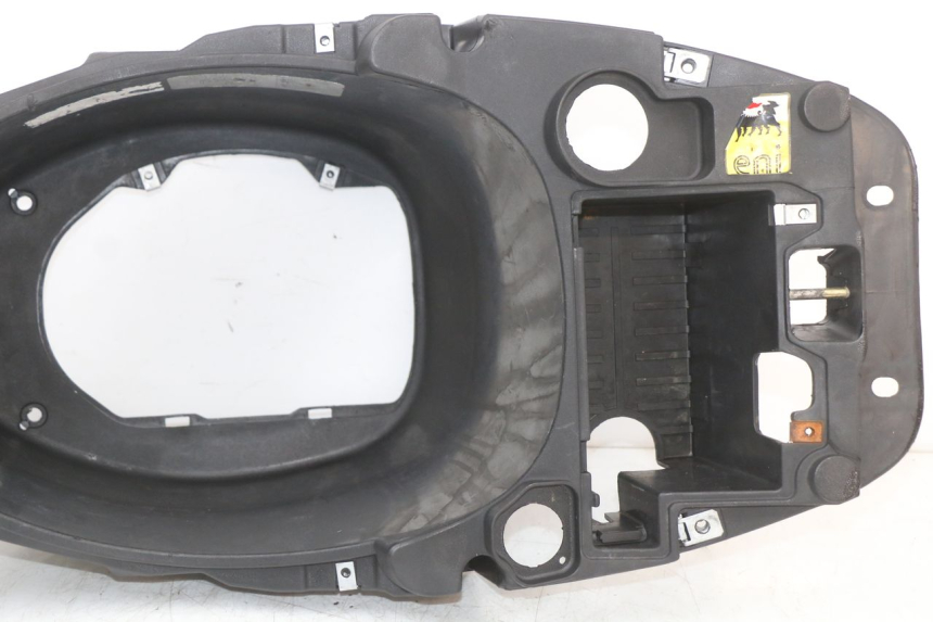 photo de COFFRE SELLE PIAGGIO ZIP 2T 50 (2009 - 2019) - Zoom état d’usage