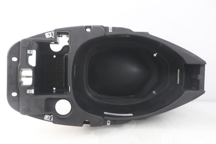 photo de COFFRE SELLE PIAGGIO ZIP 4T 50 (2018 - 2020) - Détail de la pièce