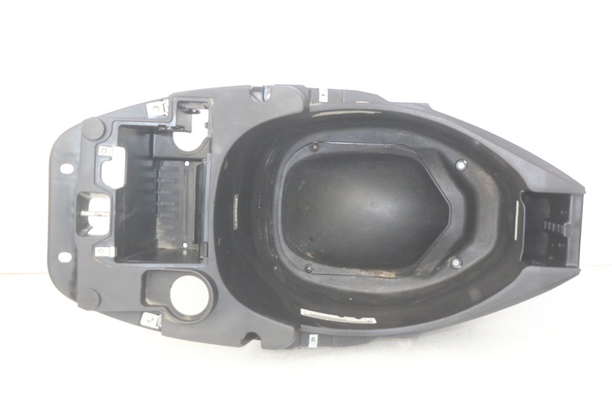photo de COFFRE SELLE PIAGGIO ZIP 4T 50 (2018 - 2020) - Vue principale