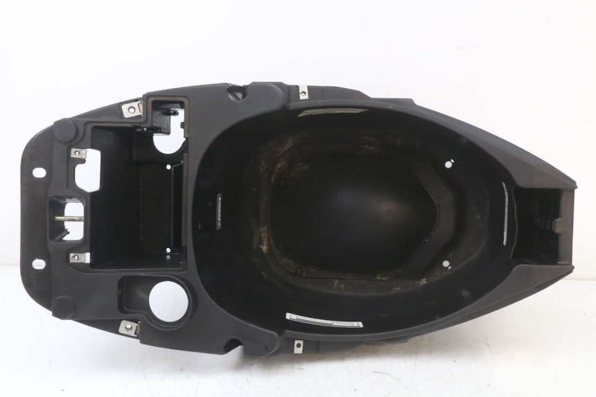 photo de COFFRE SELLE PIAGGIO ZIP 4T 50 (2018 - 2020) - Zoom état d’usage