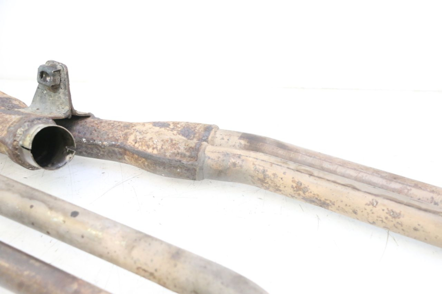 photo de COLLECTEUR HONDA ST PAN EUROPEAN 1100 (1990 - 2002) - Points de fixation