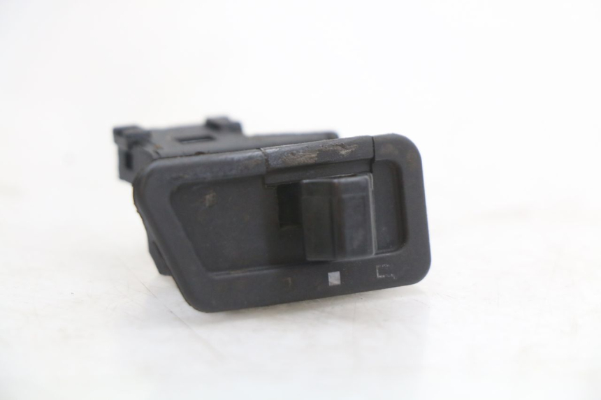 photo de COMMODO CLIGNOTANT TNT MOTOR BOSTON 4T 50 (2018 - 2025) - Détail de la pièce