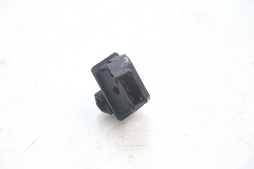 photo de COMMODO CLIGNOTANT PEUGEOT BUXY 50 (1993 - 1998) - Gros plan technique