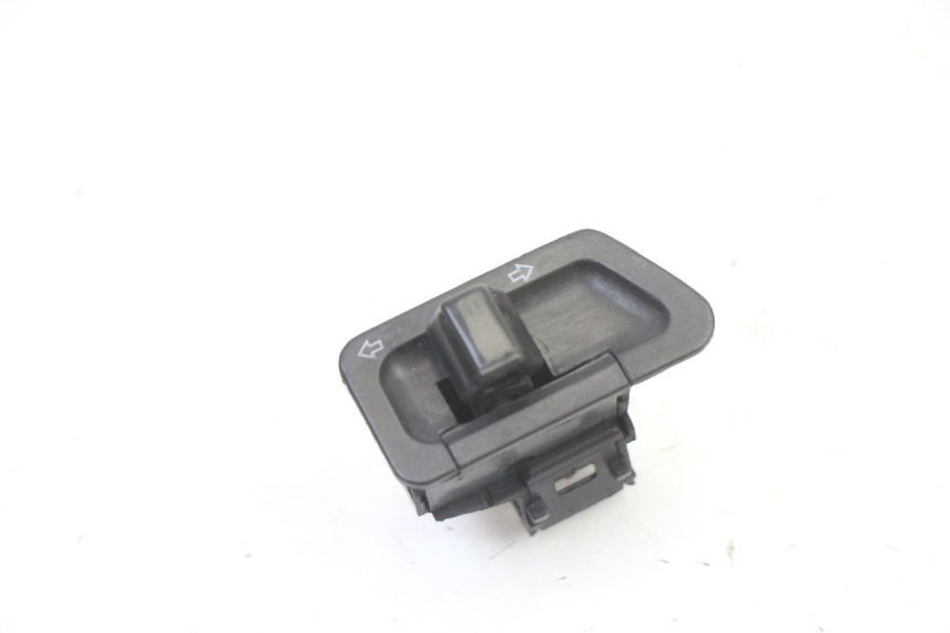 photo de COMMODO CLIGNOTANT SYM FIDDLE 3 III 50 (2014 - 2020) - Détail de la pièce