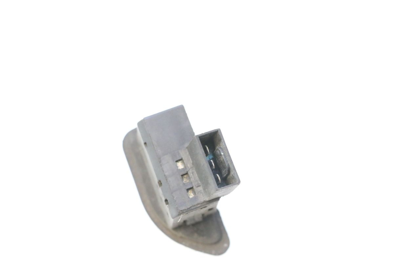 photo de COMMODO CLIGNOTANT PIAGGIO FLY 2T 50 (2004 - 2017) - Autre angle de vue
