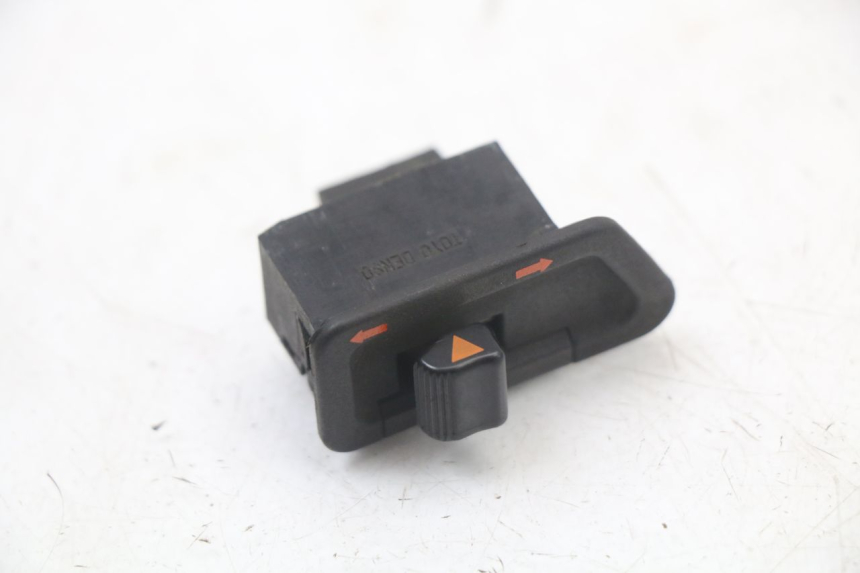 photo de COMMODO CLIGNOTANT HONDA NES AROBASE 125 (2000 - 2003) - Vue principale