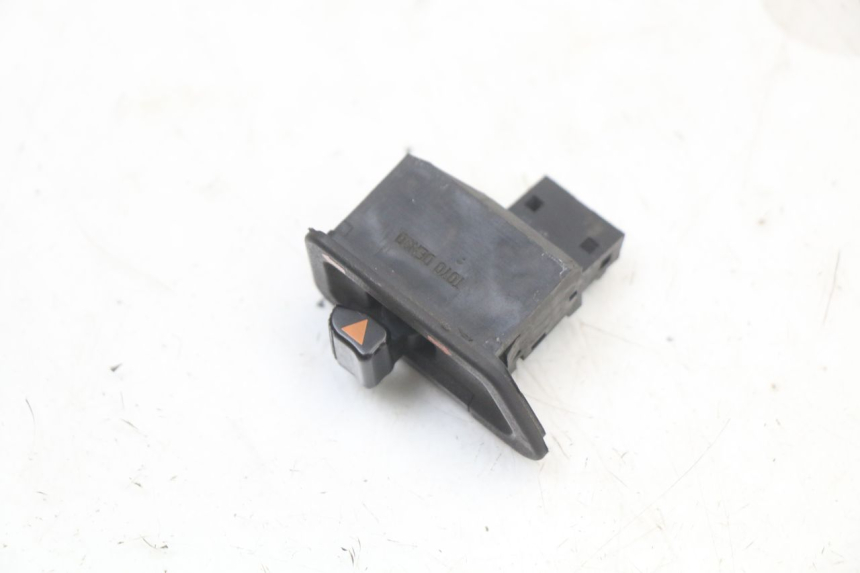 photo de COMMODO CLIGNOTANT HONDA NES AROBASE 125 (2000 - 2003) - Zoom état d’usage