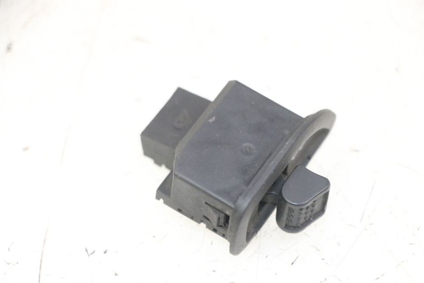 photo de COMMODO CLIGNOTANT PIAGGIO IE MP3 YOURBAN 300 (2011 - 2016) - Détail de la pièce