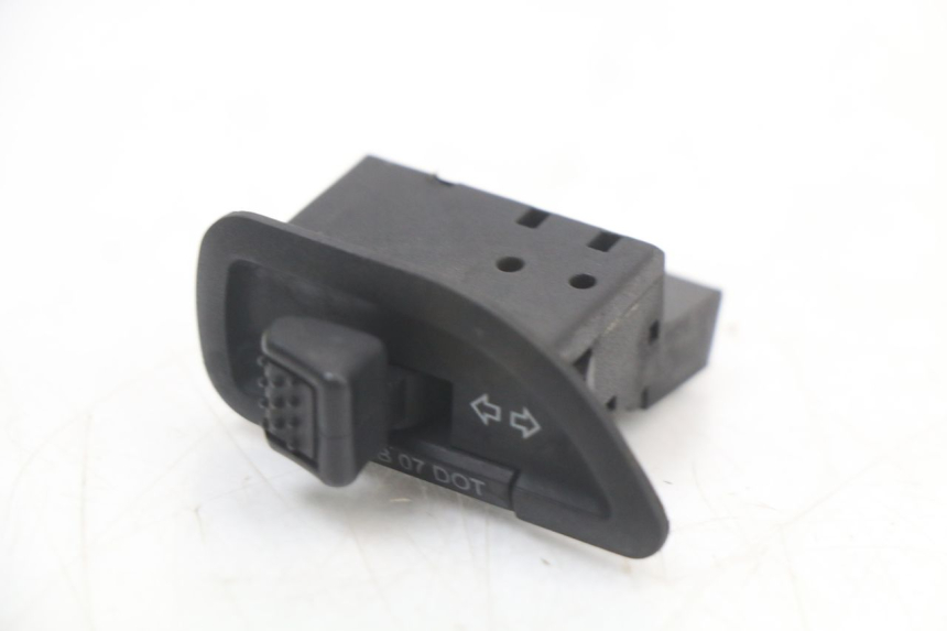 photo de COMMODO CLIGNOTANT PIAGGIO LIBERTY 4T 50 (2004 - 2008) - Détail de la pièce