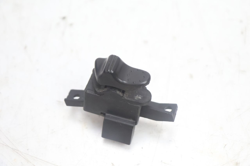 photo de COMMODO CLIGNOTANT PIAGGIO LIBERTY 50 (1998 - 2003) - Vue principale