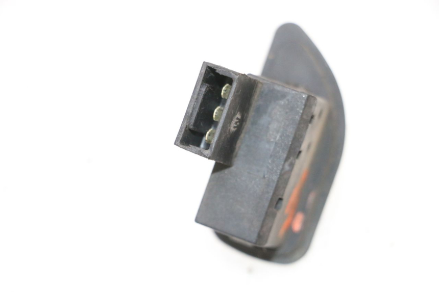 photo de COMMODO CLIGNOTANT PIAGGIO MP3 RL 250 (2006 - 2010) - Zoom état d’usage