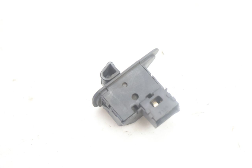 photo de COMMODO CLIGNOTANT PIAGGIO MP3 500 (2016 - 2018) - Zoom état d’usage