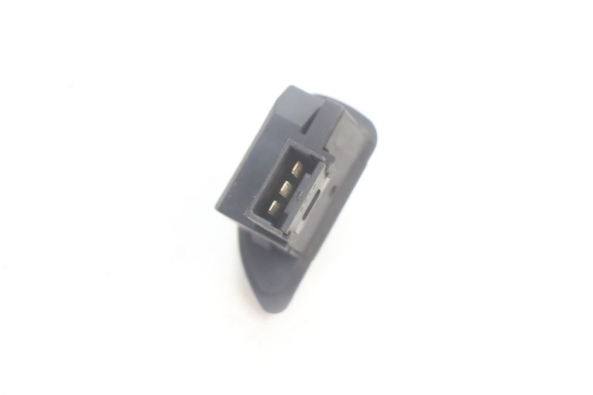 photo de COMMODO CLIGNOTANT PIAGGIO MP3 500 (2016 - 2018) - Autre angle de vue