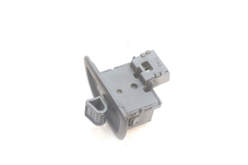 photo de COMMODO CLIGNOTANT PIAGGIO MP3 500 (2016 - 2018) - Zoom état d’usage