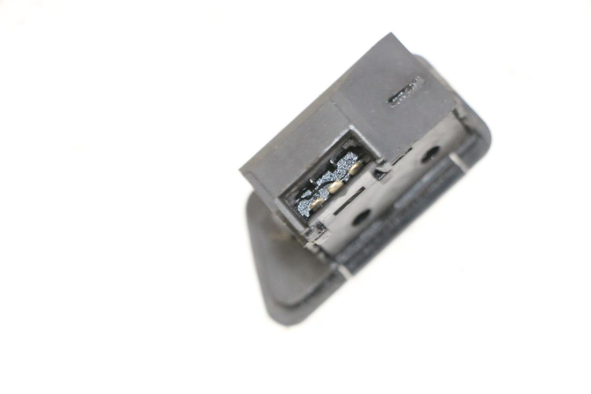 photo de COMMODO CLIGNOTANT YAMAHA NEO'S NEOS 2T 50 (1998 - 2007) - Zoom état d’usage