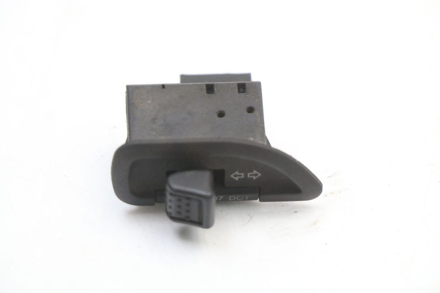 photo de COMMODO CLIGNOTANT PIAGGIO NEW TYPHOON 50 (2018 - 2021) - Détail de la pièce