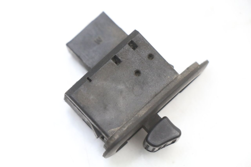 photo de COMMODO CLIGNOTANT PIAGGIO NEW TYPHOON 50 (2018 - 2021) - Autre angle de vue