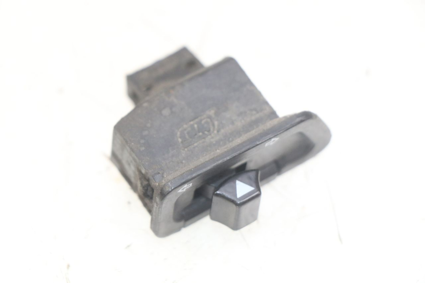 photo de COMMODO CLIGNOTANT SYM ORBIT III 3 4T 50 (2021 - 2025) - Détail de la pièce