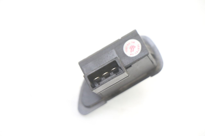 photo de COMMODO CLIGNOTANT PIAGGIO NRG POWER PUREJET 50 (2018 - 2021) - Vue d’ensemble