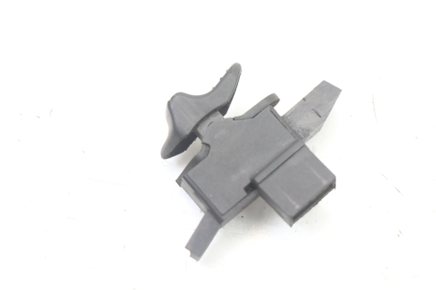 photo de COMMODO CLIGNOTANT PIAGGIO VESPA GRANTURISMO 125 (2003 - 2007) - Zoom état d’usage