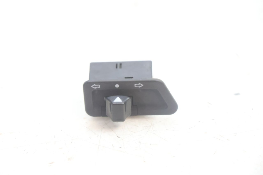 photo de COMMODO CLIGNOTANT JM MOTORS SANTANA EVO 50 (2024 - 2026) - Vue principale