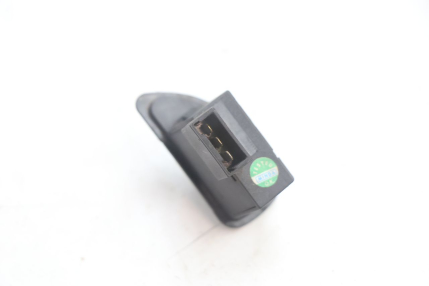 photo de COMMODO CLIGNOTANT GILERA STALKER 50 (2004 - 2014) - Autre angle de vue
