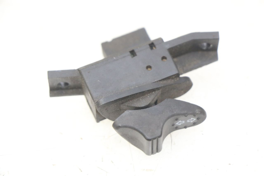 photo de COMMODO CLIGNOTANT PIAGGIO VESPA LX 2T 50 (2005 - 2013) - Détail de la pièce