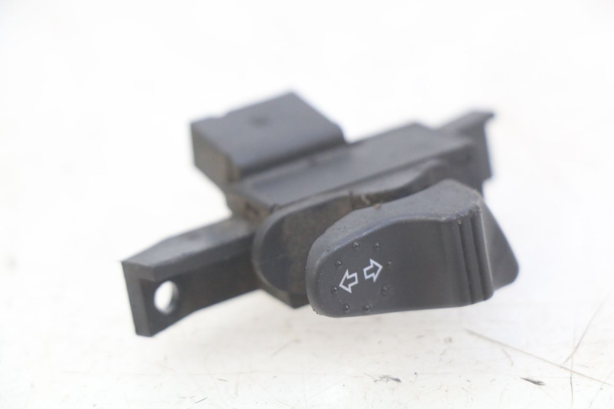 photo de COMMODO CLIGNOTANT PIAGGIO VESPA LX 2T 50 (2005 - 2013) - Vue principale