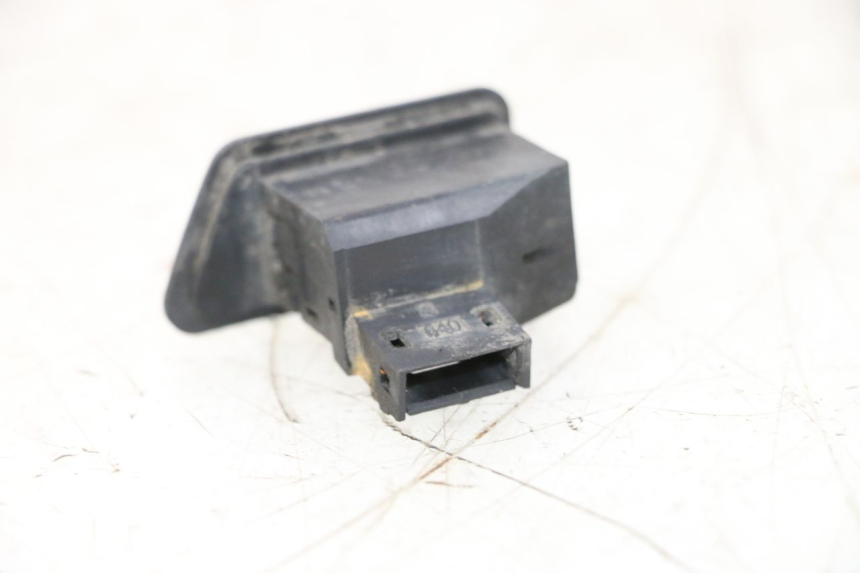 photo de COMMODO CLIGNOTANT YAMAHA XMAX X-MAX 125 (2006 - 2009) - Autre angle de vue