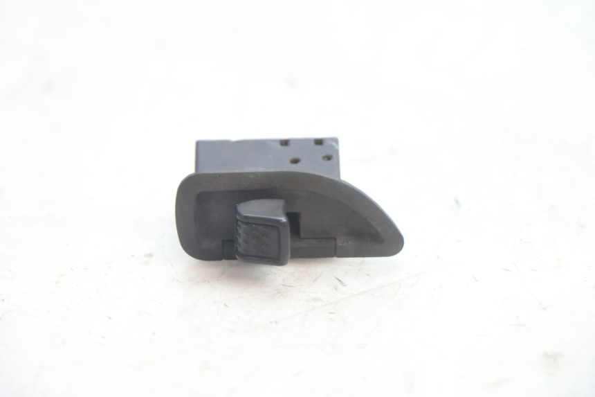 photo de COMMODO CLIGNOTANT PIAGGIO X8 STREET 125 (2006 - 2007) - Vue principale