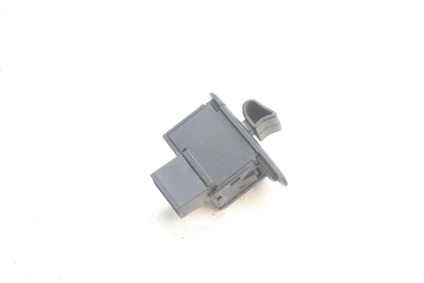 photo de COMMODO CLIGNOTANT PIAGGIO ZIP 4T 50 (2018 - 2020) - Zoom état d’usage