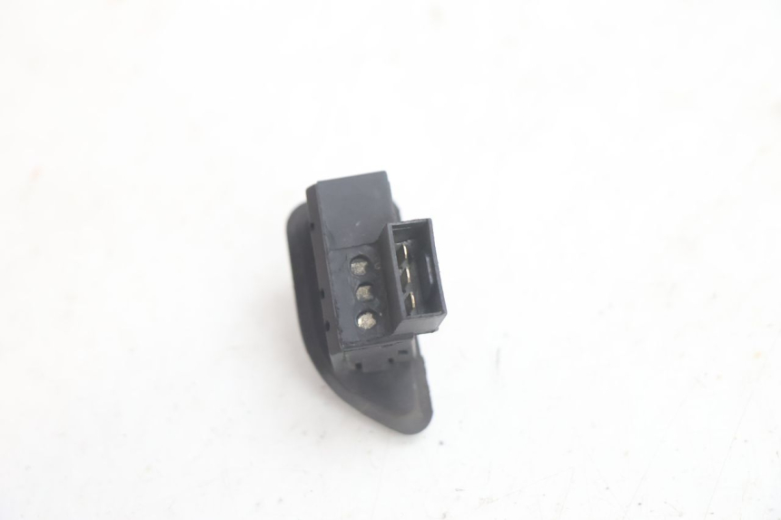 photo de COMMODO CLIGNOTANT PIAGGIO ZIP IGET 4T 50 (2021 - 2023) - Autre angle de vue
